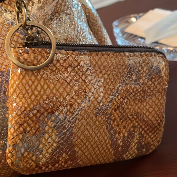 Patricia Nash Spring yellow/gold and metallic bag with key chain bag - Picture 5 of 7